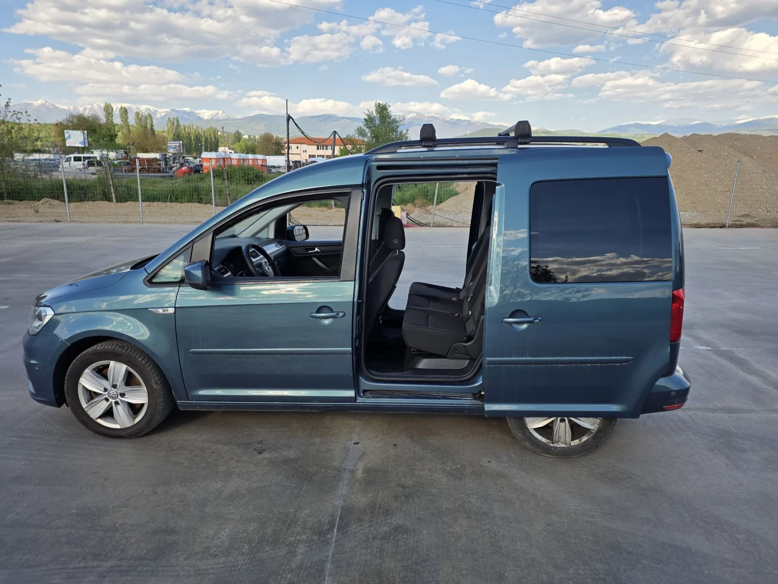 VW Caddy 2.0 TDI, снимка 8 - Автомобили и джипове - 54435861