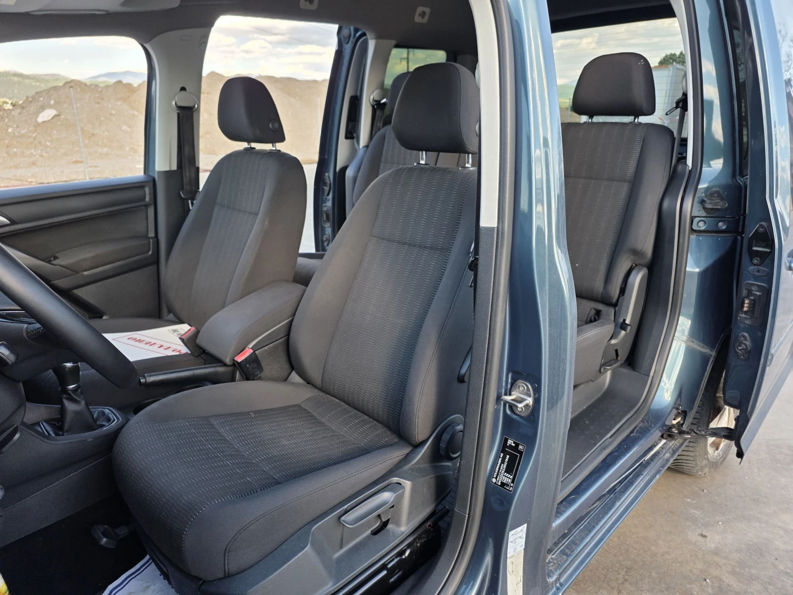 VW Caddy 2.0 TDI, снимка 10 - Автомобили и джипове - 54435861