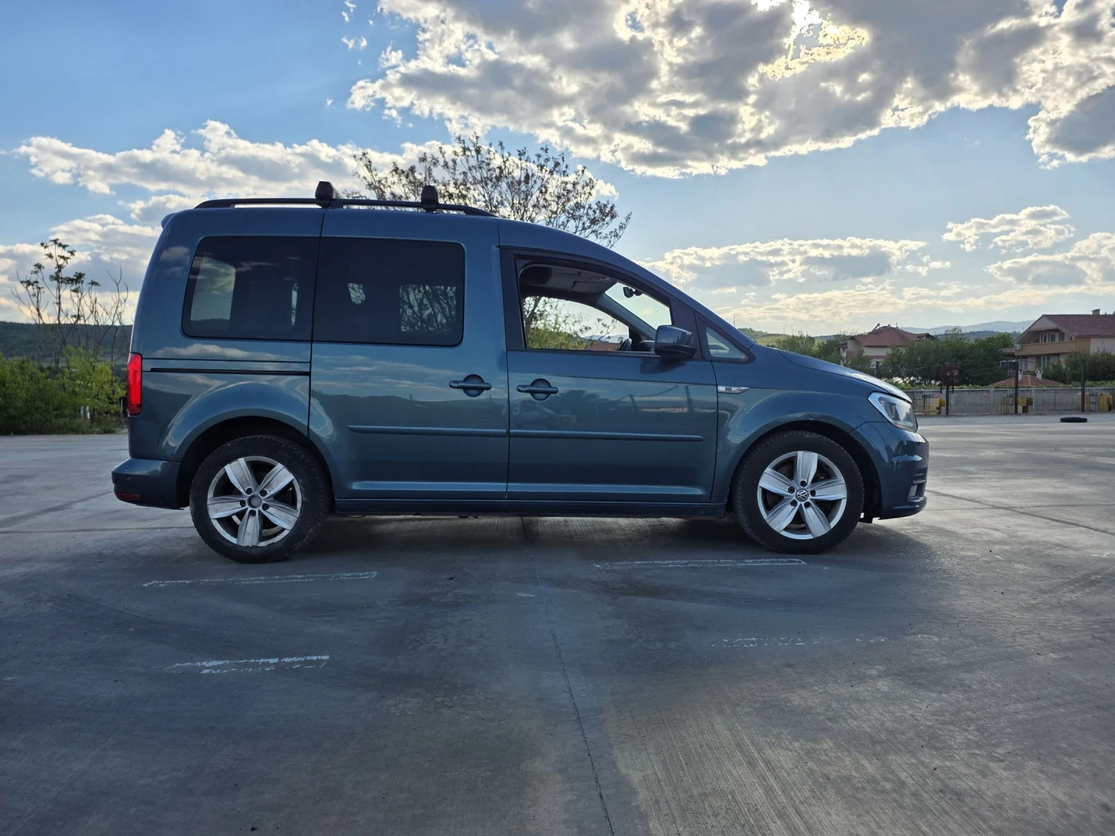 VW Caddy 2.0 TDI, снимка 4 - Автомобили и джипове - 54435861