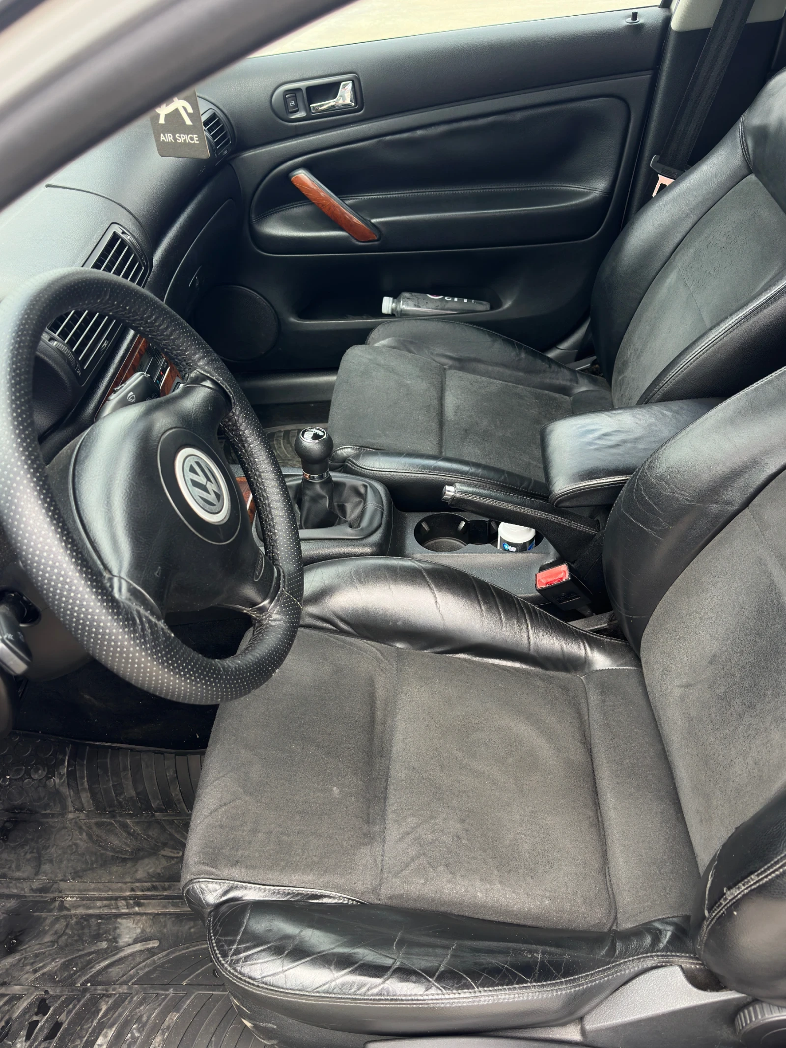 VW Passat 131кс. 6ск. Подгрев!, снимка 9 - Автомобили и джипове - 54492664