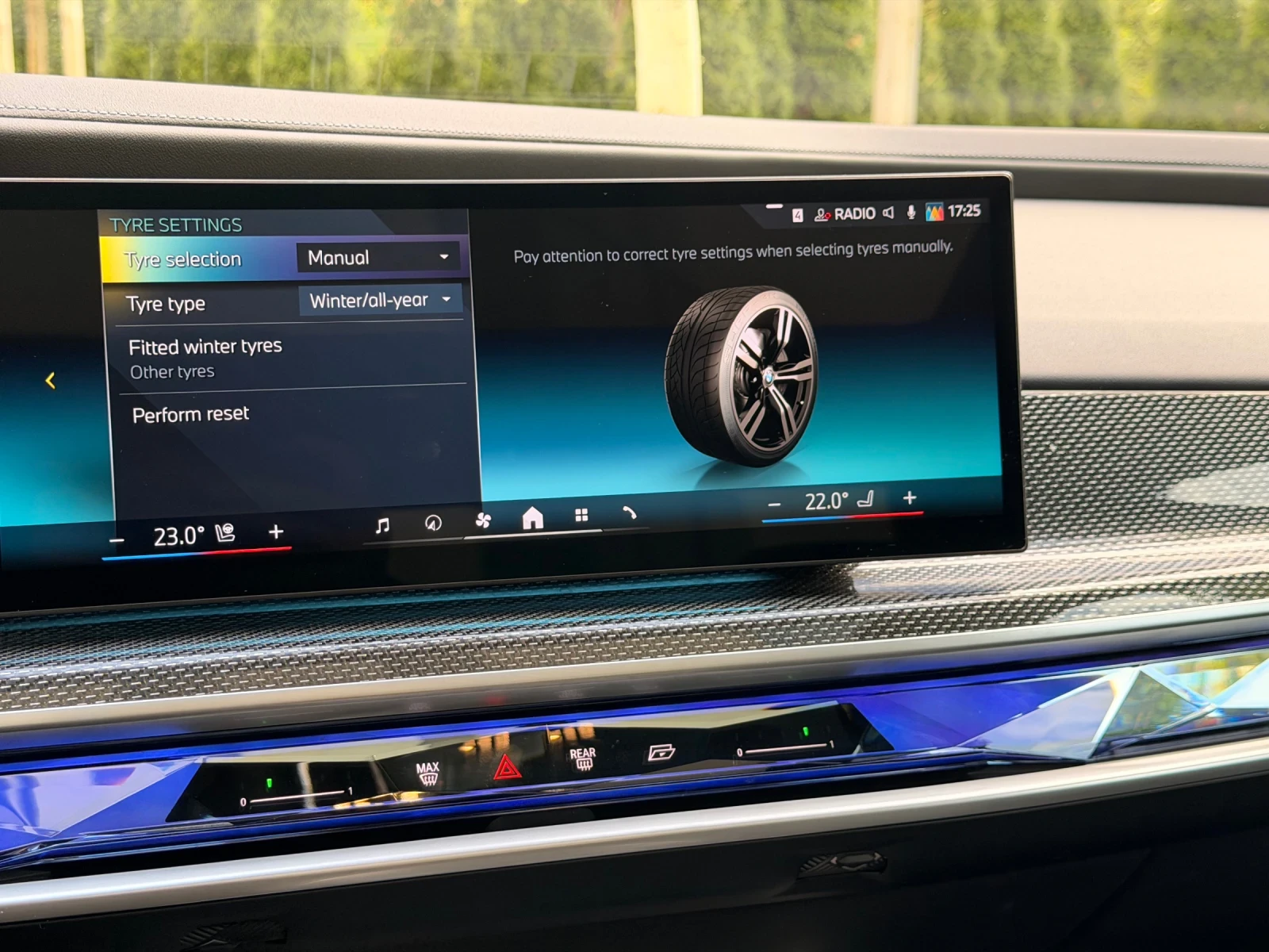 BMW 740 d / LONG / ГАРАНЦИЯ, снимка 15 - Автомобили и джипове - 54518123