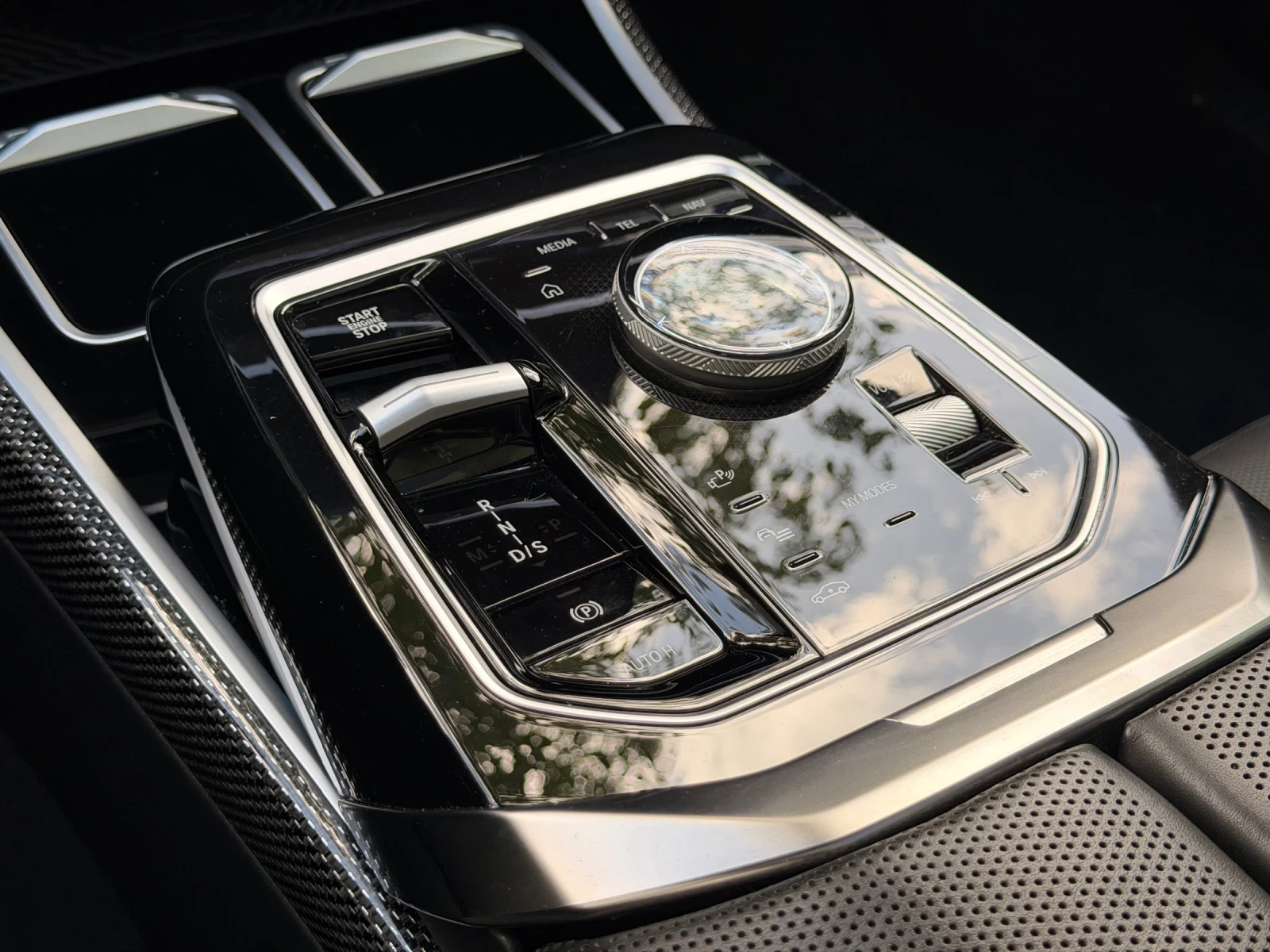 BMW 740 d / LONG / ГАРАНЦИЯ, снимка 14 - Автомобили и джипове - 54518123