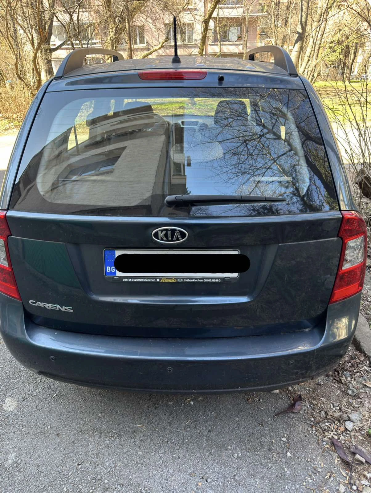 Kia Carens, снимка 2 - Автомобили и джипове - 54996614