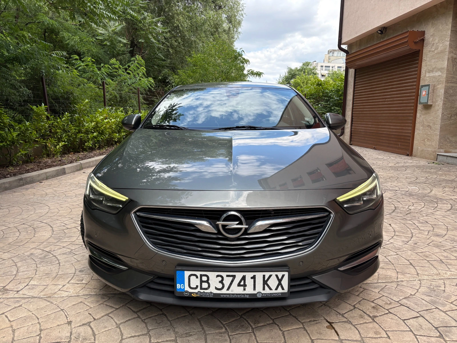 Opel Insignia Grand Sport, снимка 2 - Автомобили и джипове - 55394927