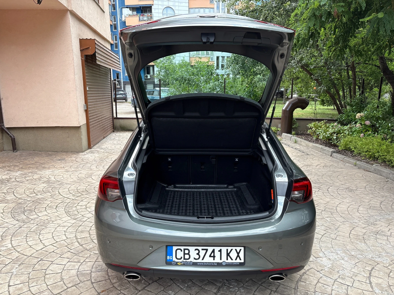 Opel Insignia Grand Sport, снимка 11 - Автомобили и джипове - 55394927