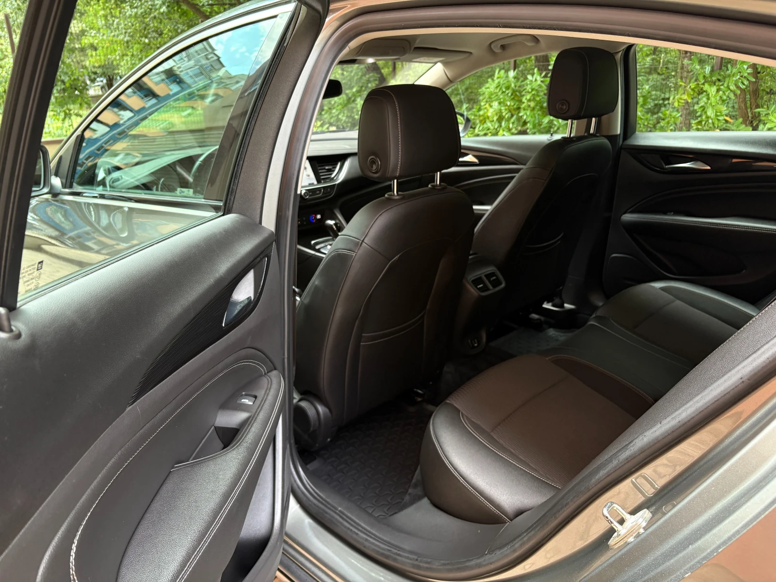 Opel Insignia Grand Sport, снимка 12 - Автомобили и джипове - 55394927