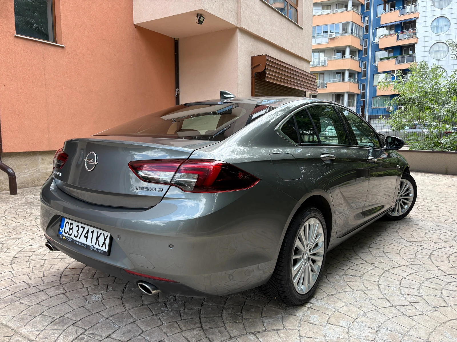 Opel Insignia Grand Sport, снимка 4 - Автомобили и джипове - 55394927