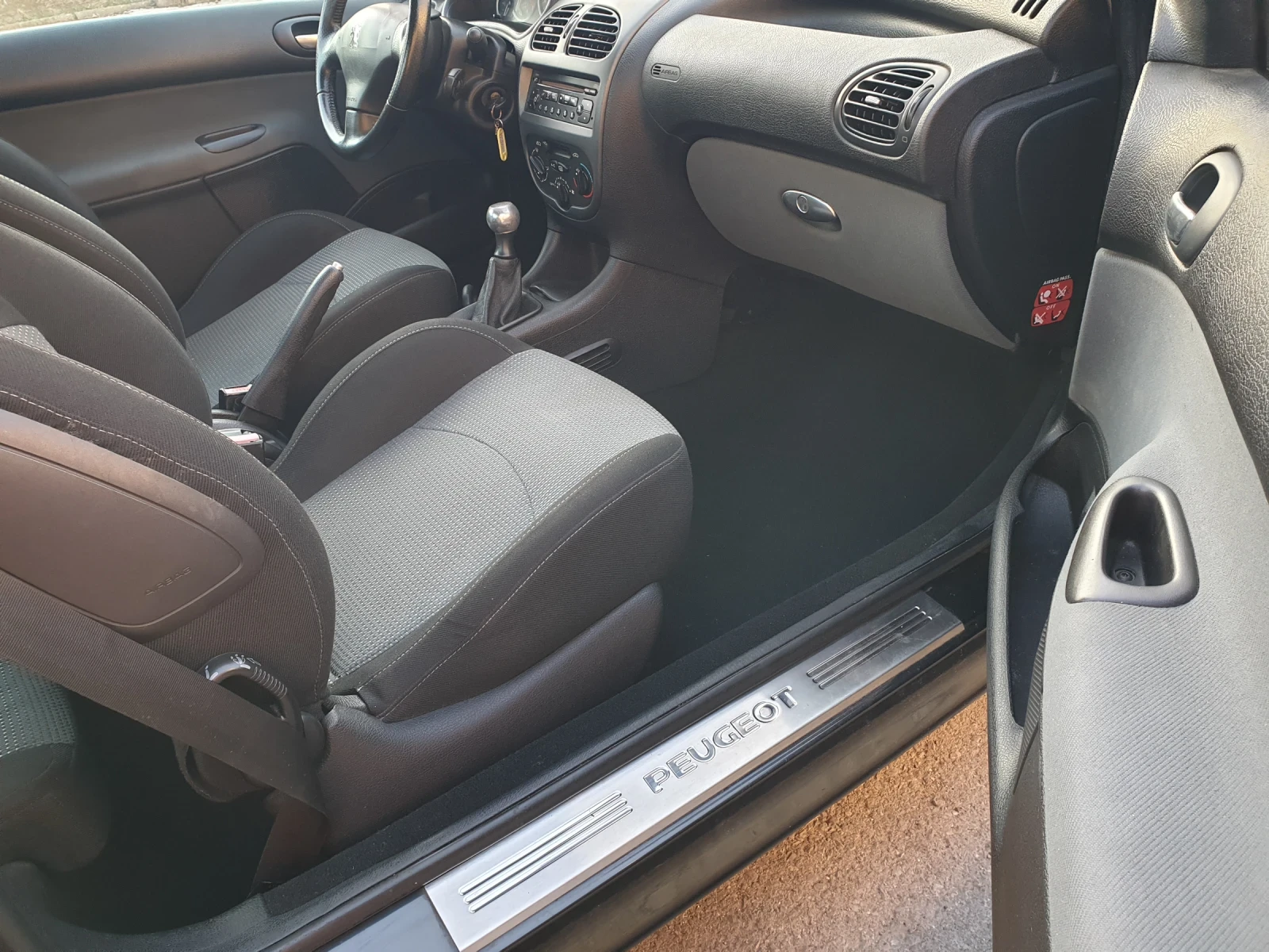 Peugeot 206 1.6i, снимка 13 - Автомобили и джипове - 55564114