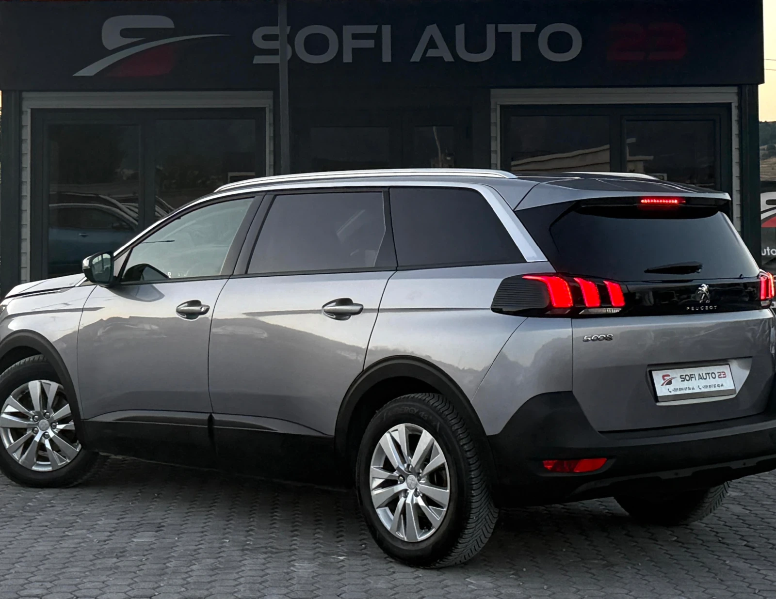 Peugeot 5008 1.5 HDI 7 seats, снимка 4 - Автомобили и джипове - 55729650