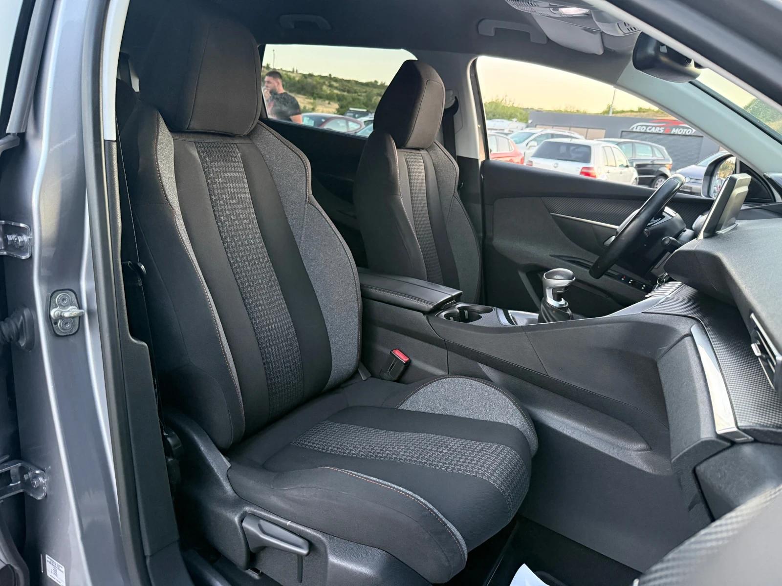 Peugeot 5008 1.5 HDI 7 seats, снимка 10 - Автомобили и джипове - 55729650