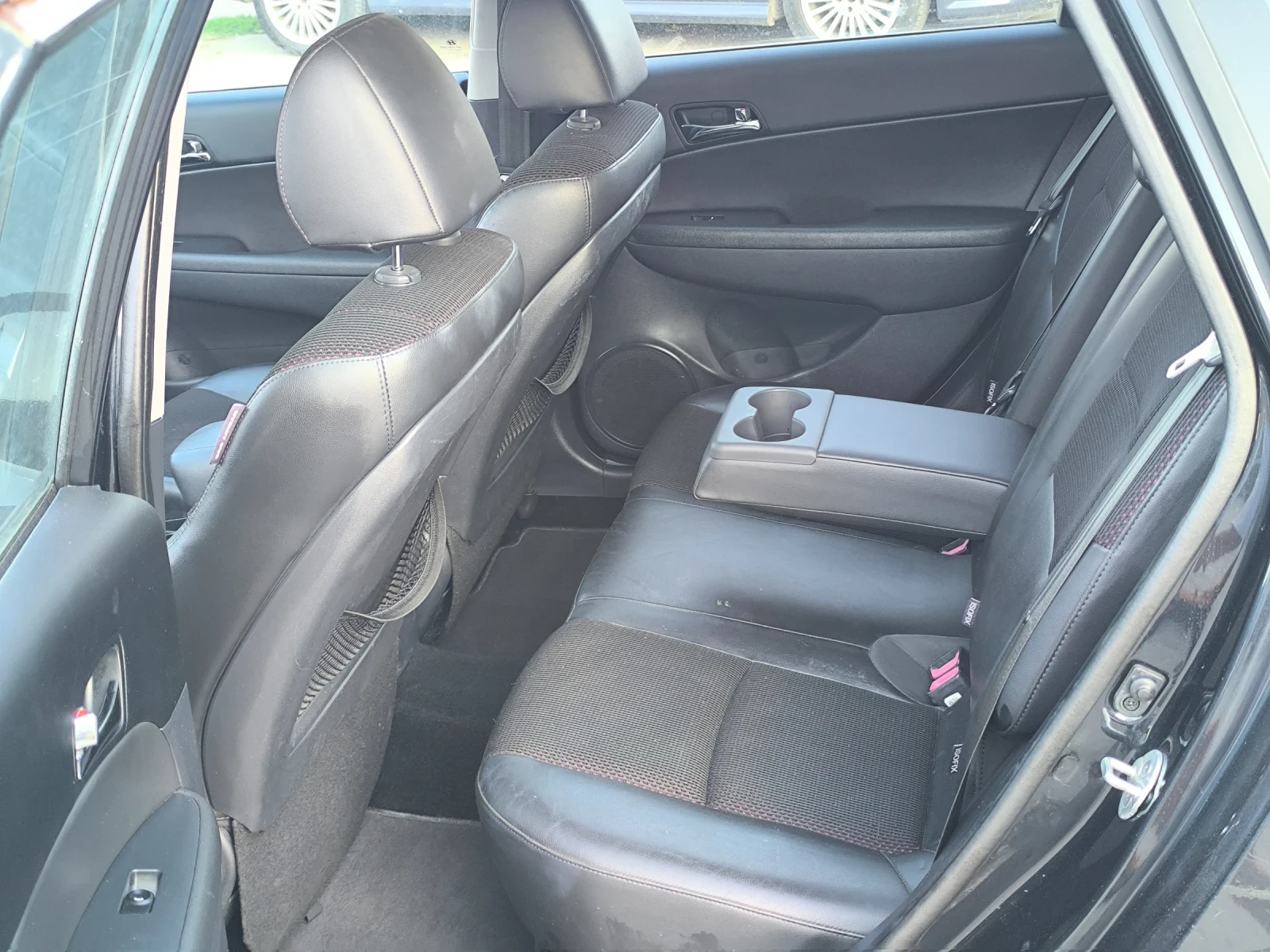 Hyundai I30 1.6 CRDI 90 к.с, снимка 9 - Автомобили и джипове - 55872652