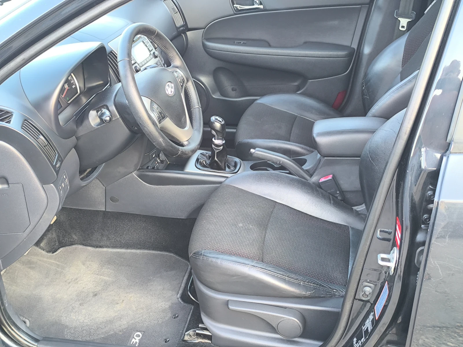 Hyundai I30 1.6 CRDI 90 к.с, снимка 8 - Автомобили и джипове - 55872652