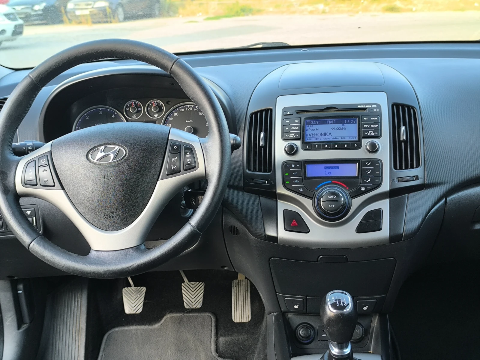 Hyundai I30 1.6 CRDI 90 к.с, снимка 12 - Автомобили и джипове - 55872652
