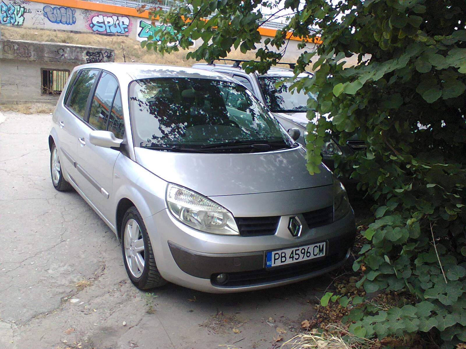 Renault Scenic 1.5 Тdci-86 коня , снимка 2 - Автомобили и джипове - 55944758