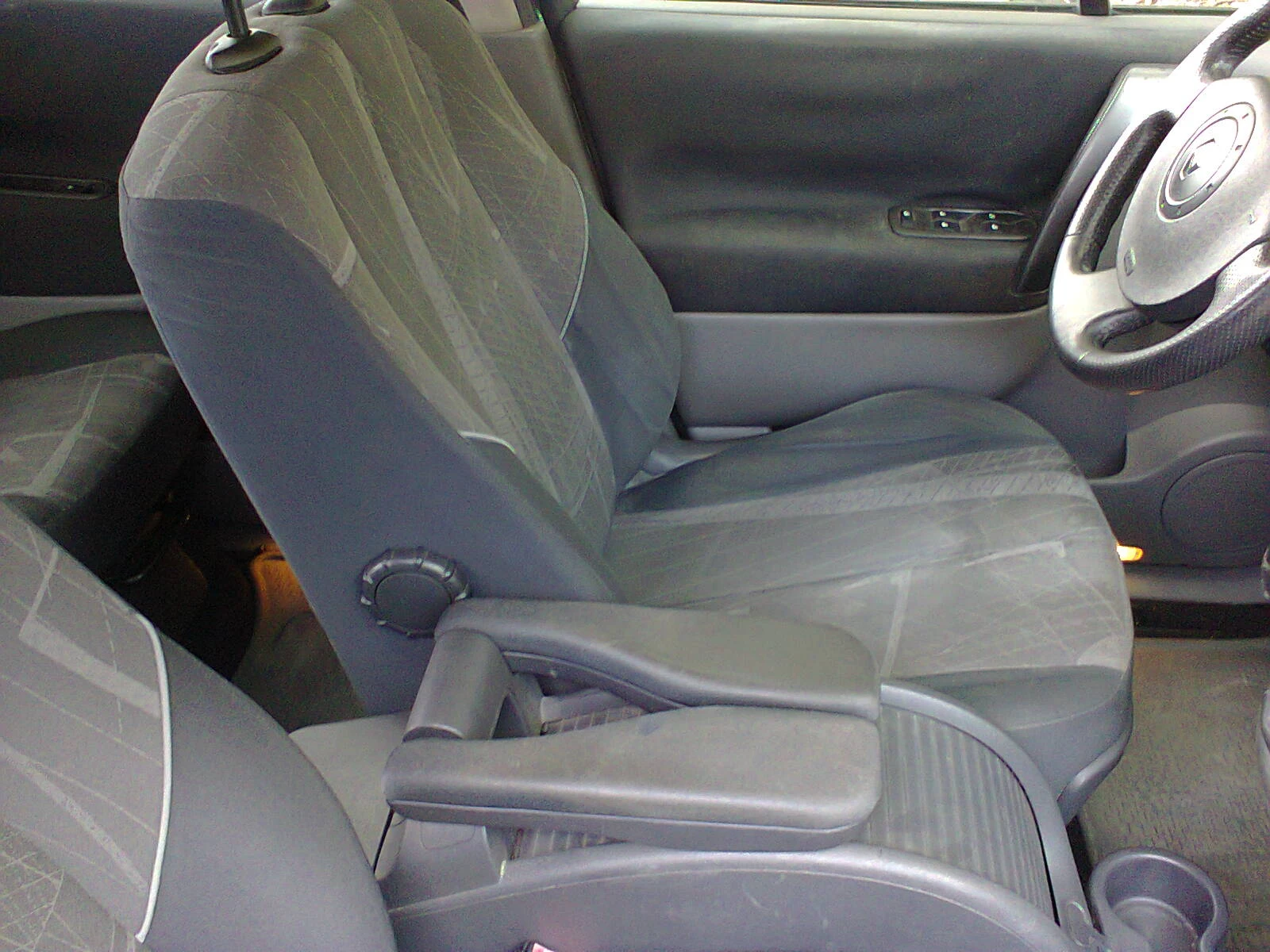 Renault Scenic 1.5 Тdci-86 коня , снимка 12 - Автомобили и джипове - 55944758