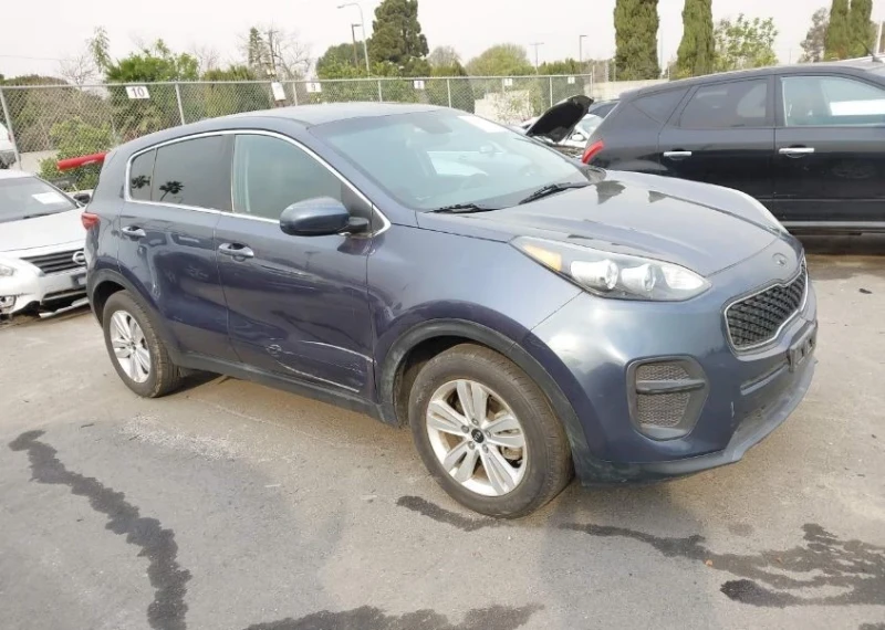 Kia Sportage, снимка 6 - Автомобили и джипове - 49557655