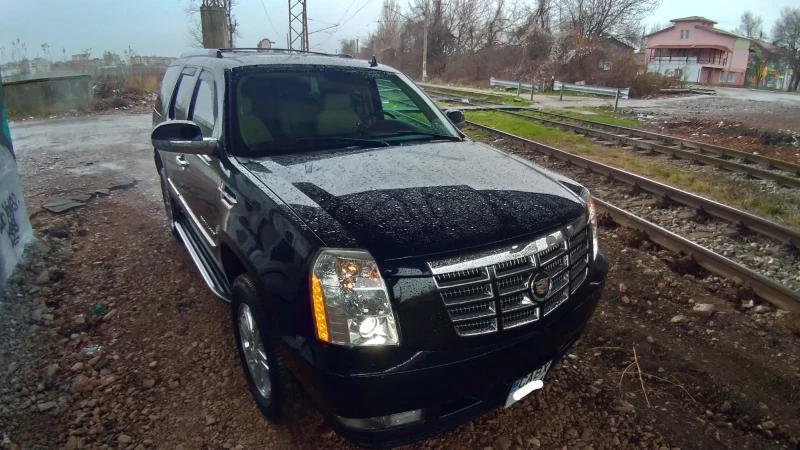 Cadillac Escalade РЕАЛНИ 77 000км! 6.2 v8 4x4 6+ 1, снимка 2 - Автомобили и джипове - 53276160