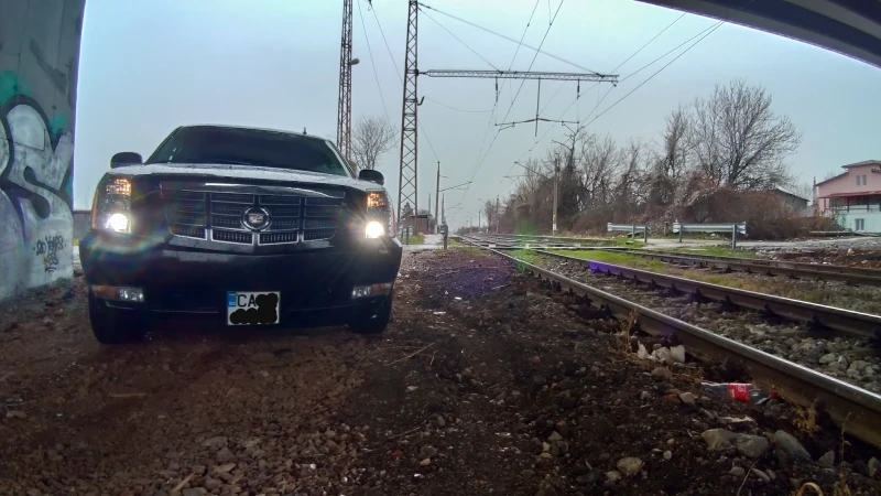 Cadillac Escalade РЕАЛНИ 77 000км! 6.2 v8 4x4 6+ 1, снимка 5 - Автомобили и джипове - 53276160