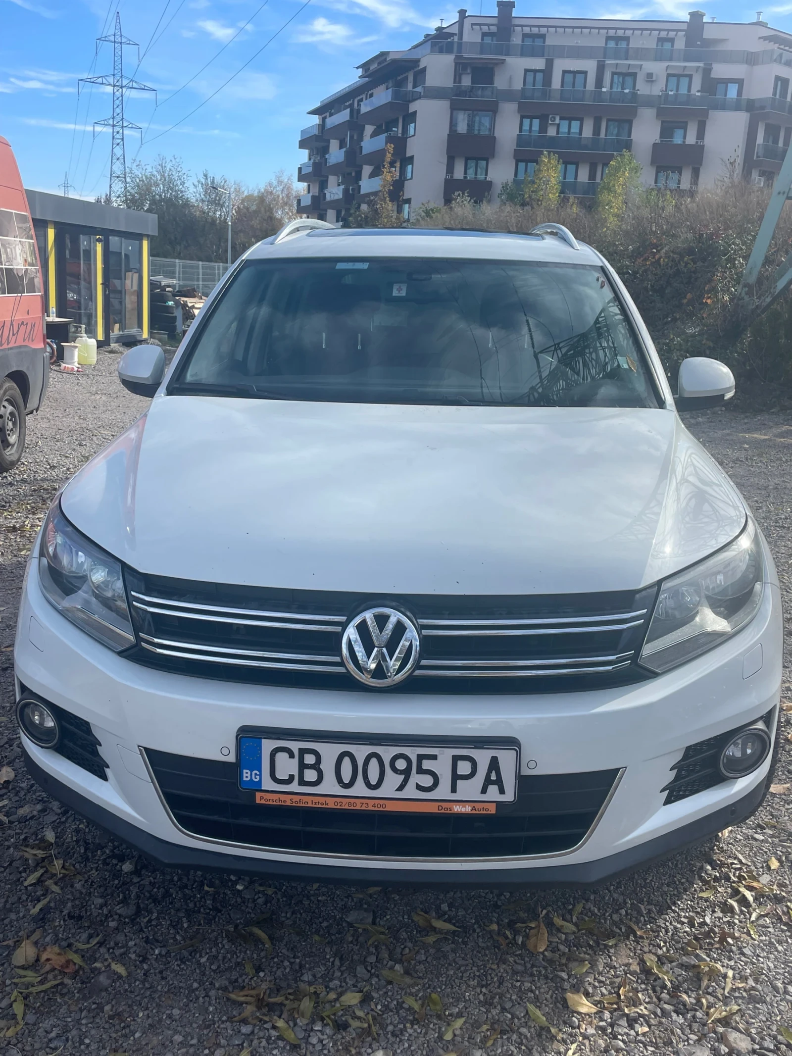 VW Tiguan 2.0TDI, ВТОРИ СОБСТВ, КУПЕНА ОТ ПОРШЕ СОФИЯ, ИСТОР - изображение 4