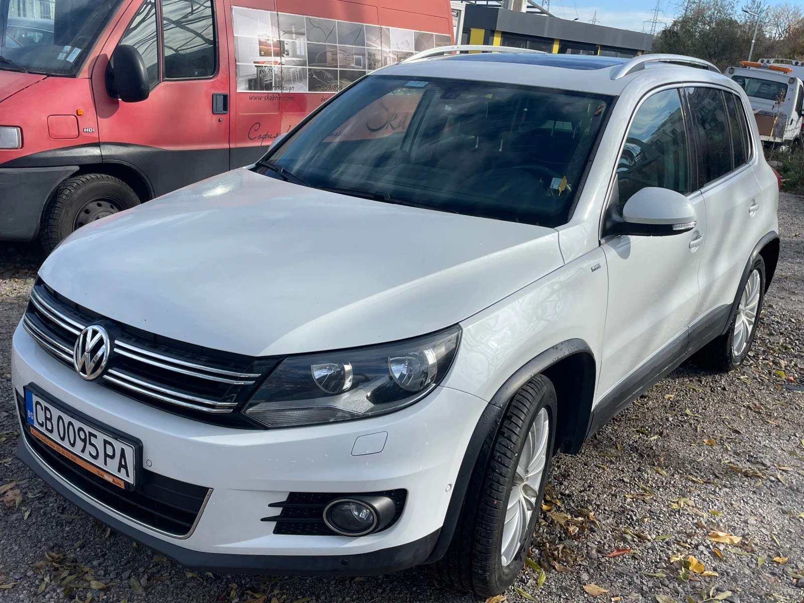 VW Tiguan 2.0TDI, ВТОРИ СОБСТВ, КУПЕНА ОТ ПОРШЕ СОФИЯ, ИСТОР - [1] 