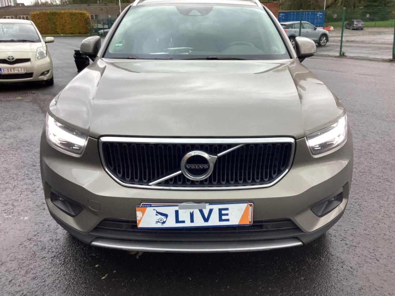 Volvo XC40 2.0 D3 Momentum Pro 2WD 2021 - изображение 2