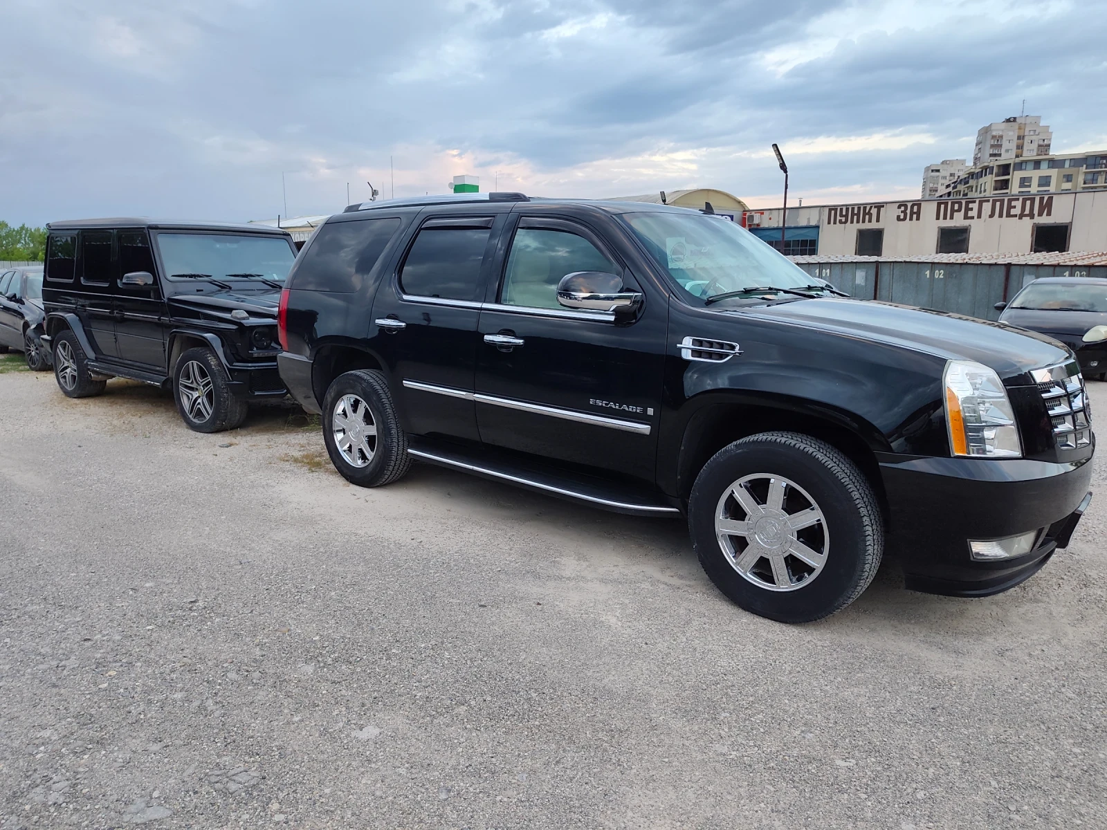 Cadillac Escalade РЕАЛНИ 78 000км! 6.2 v8 4x4 6+ 1, снимка 4 - Автомобили и джипове - 54512414