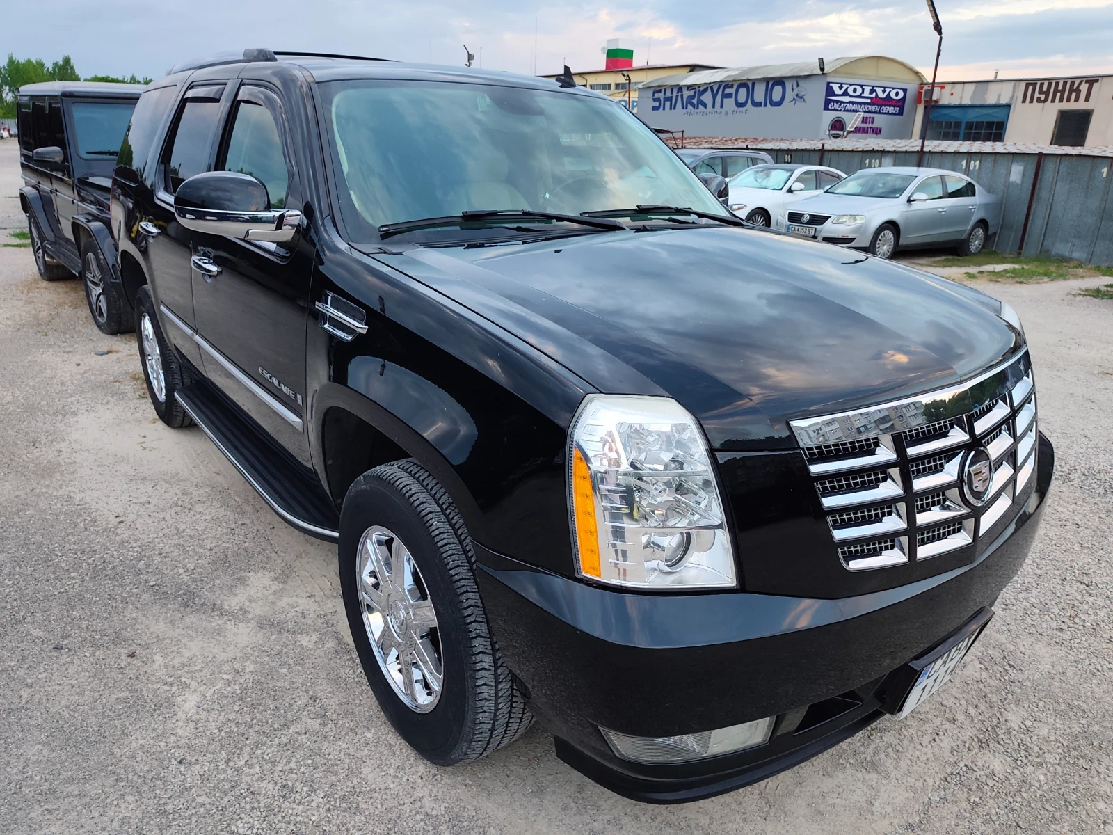 Cadillac Escalade РЕАЛНИ 78 000км! 6.2 v8 4x4 6+ 1, снимка 2 - Автомобили и джипове - 54512414