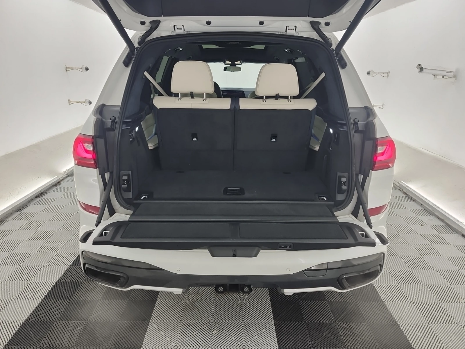 BMW X7 M50i, снимка 7 - Автомобили и джипове - 54493519