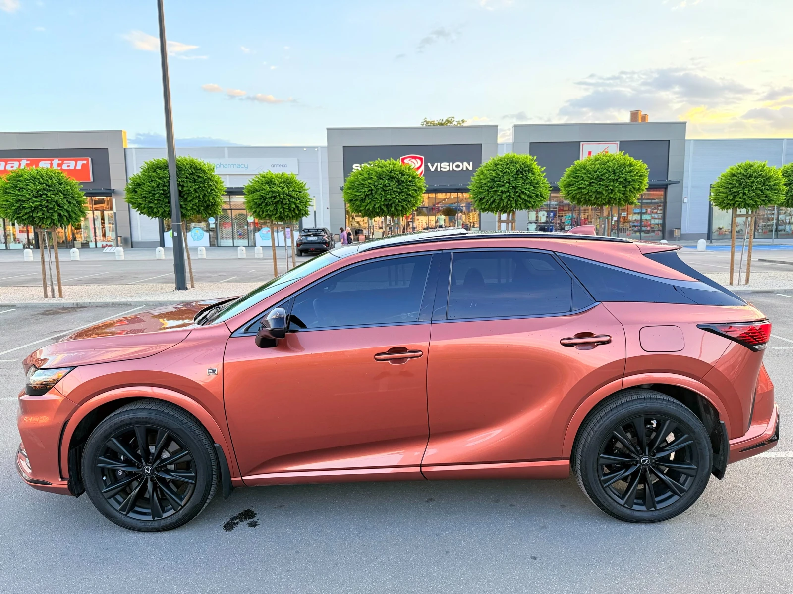 Lexus RX 500h F SPORT PERFORMANCE | FULL EXTRAS | ПОРЪЧКОВ ЦВЯТ, снимка 7 - Автомобили и джипове - 54623790