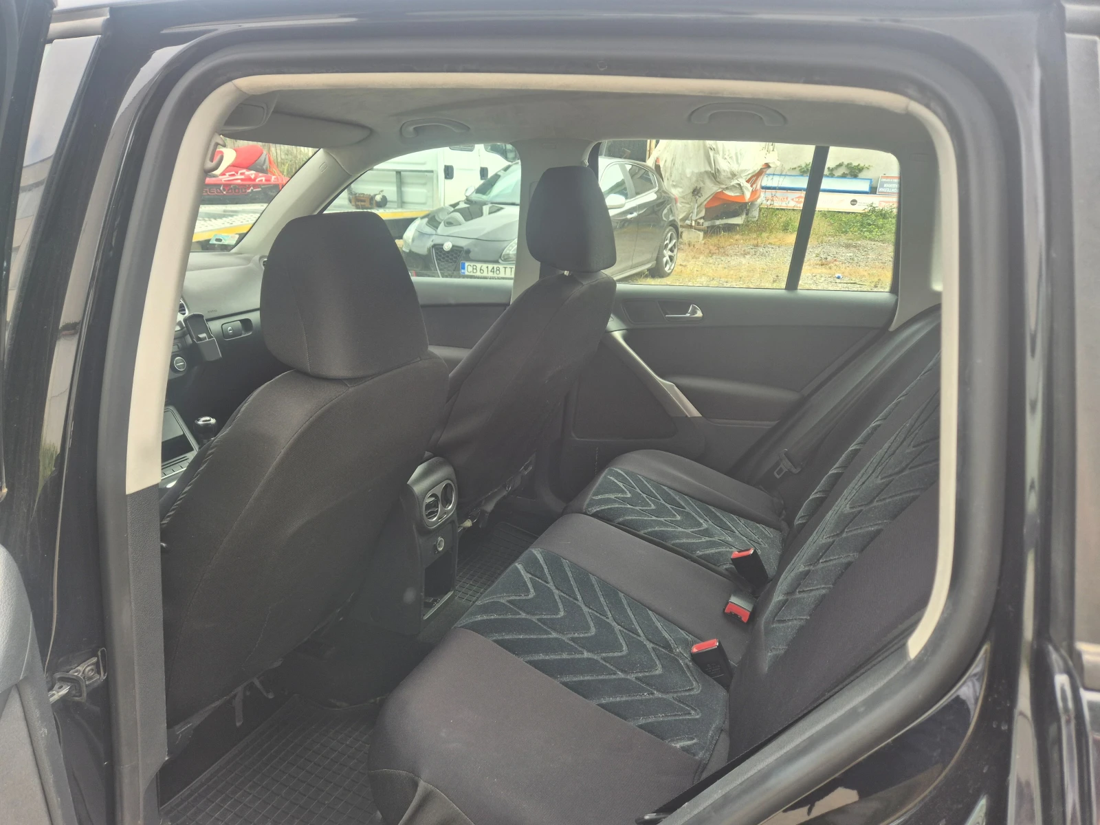VW Tiguan, снимка 7 - Автомобили и джипове - 54793543