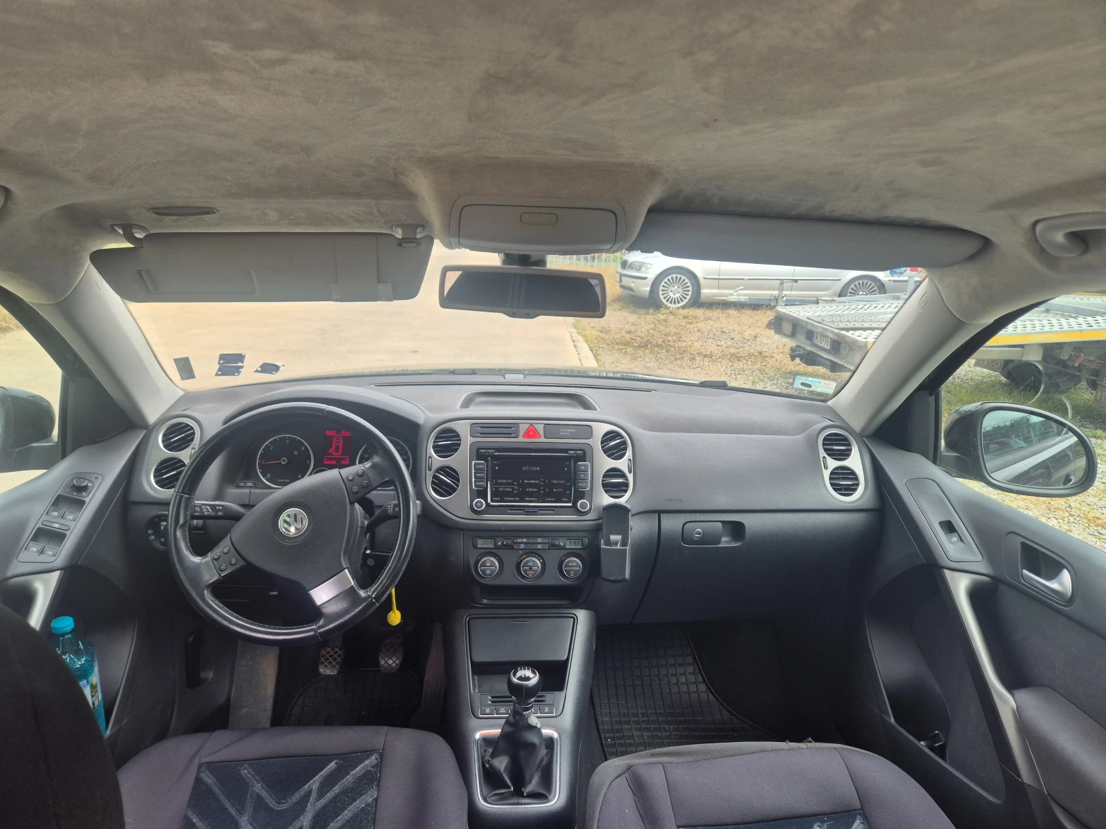 VW Tiguan, снимка 6 - Автомобили и джипове - 54793543