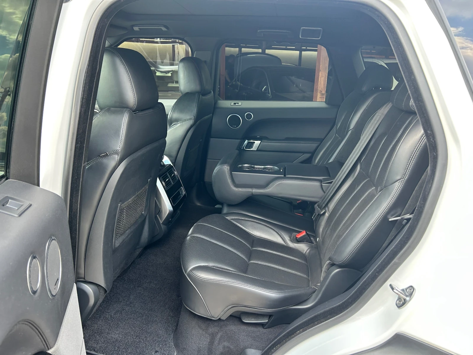 Land Rover Range Rover Sport 3.0TDV6 HSE, снимка 16 - Автомобили и джипове - 55080844