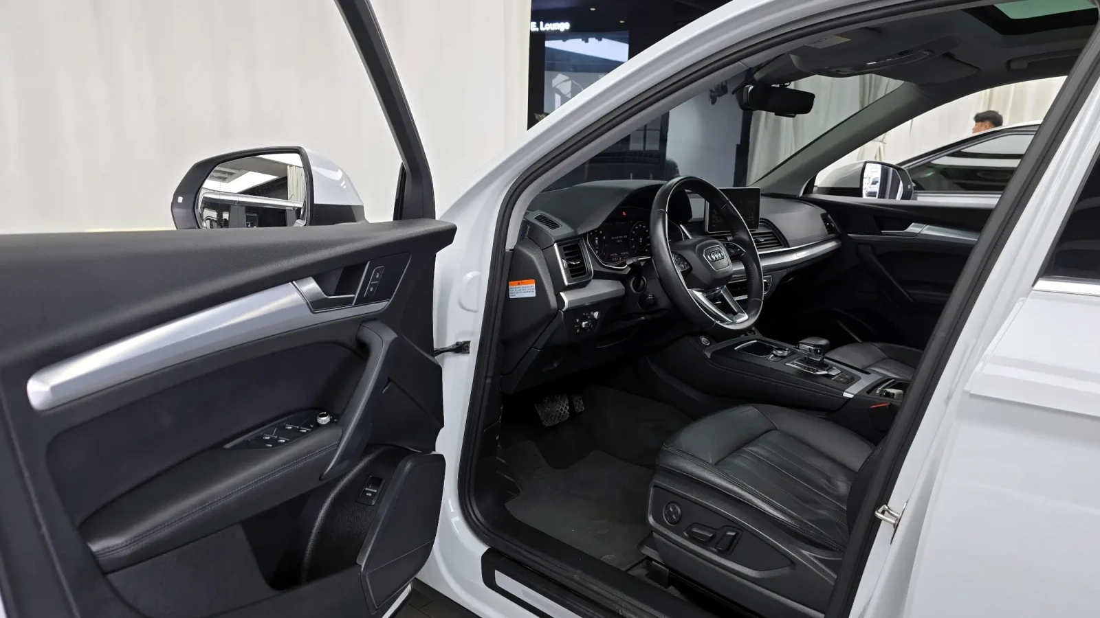 Audi Q5 2.0 45TFSI Quattro , снимка 9 - Автомобили и джипове - 55099533