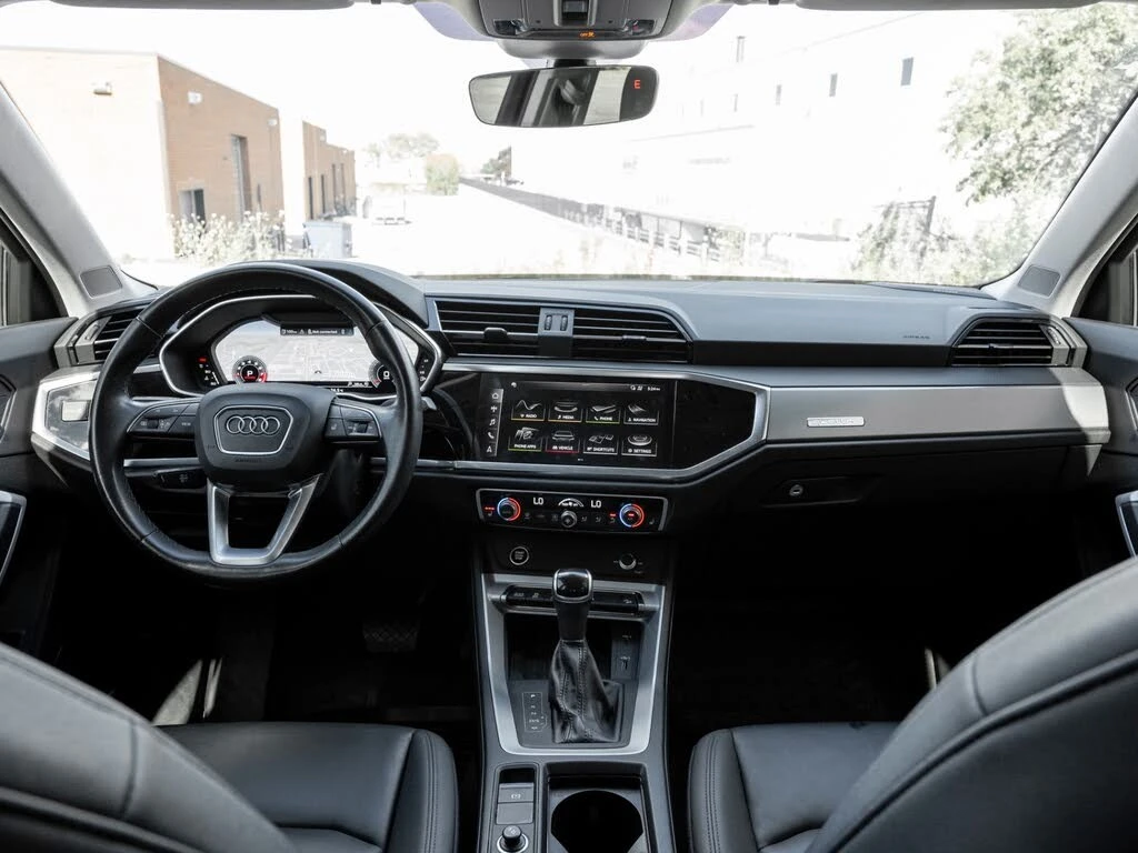 Audi Q3 quattro Technik* АвтоКредит * (Цена до БГ), снимка 16 - Автомобили и джипове - 55561417