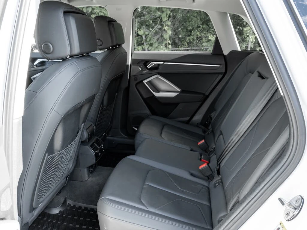Audi Q3 quattro Technik* АвтоКредит * (Цена до БГ), снимка 15 - Автомобили и джипове - 55561417