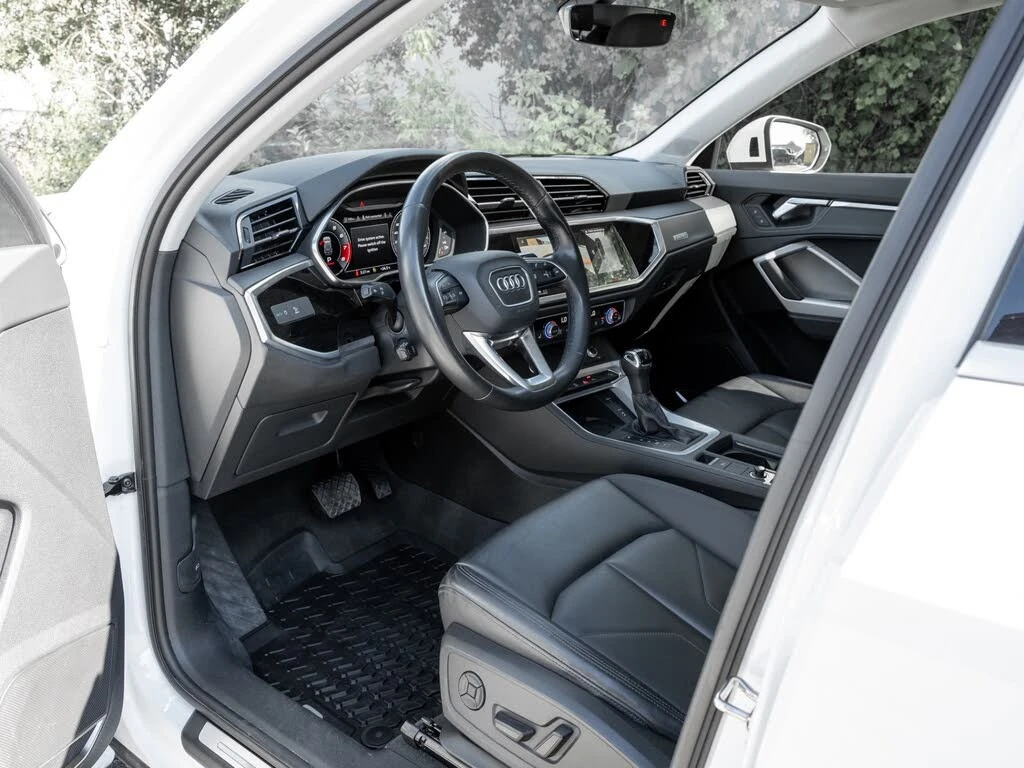 Audi Q3 quattro Technik* АвтоКредит * (Цена до БГ), снимка 9 - Автомобили и джипове - 55561417