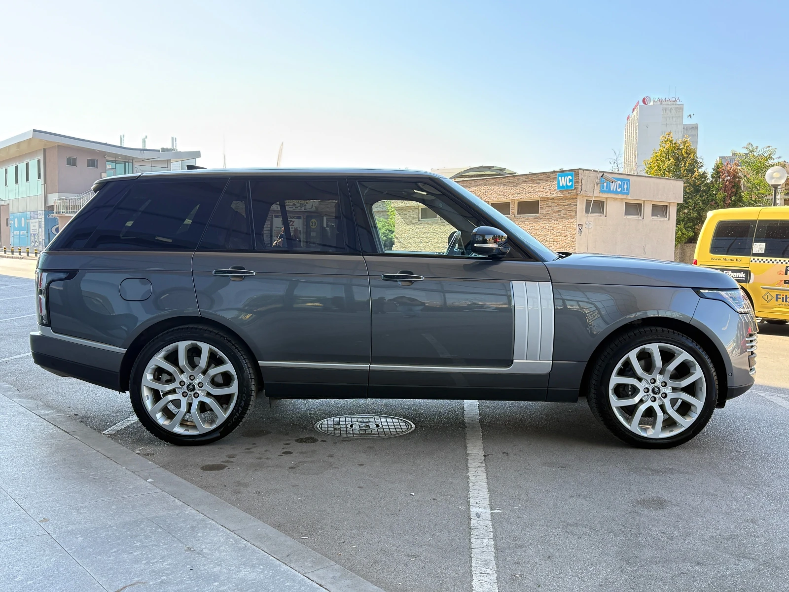 Land Rover Range rover 6 МЕСЕЦА ГАРАНЦИЯ/4.4TDV8 340кс. Autobiography, снимка 5 - Автомобили и джипове - 55693184
