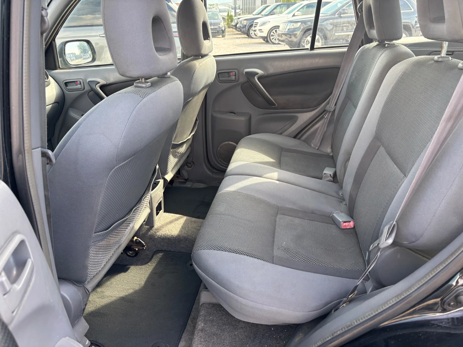 Toyota Rav4 2.0D 4x4, снимка 10 - Автомобили и джипове - 55941482