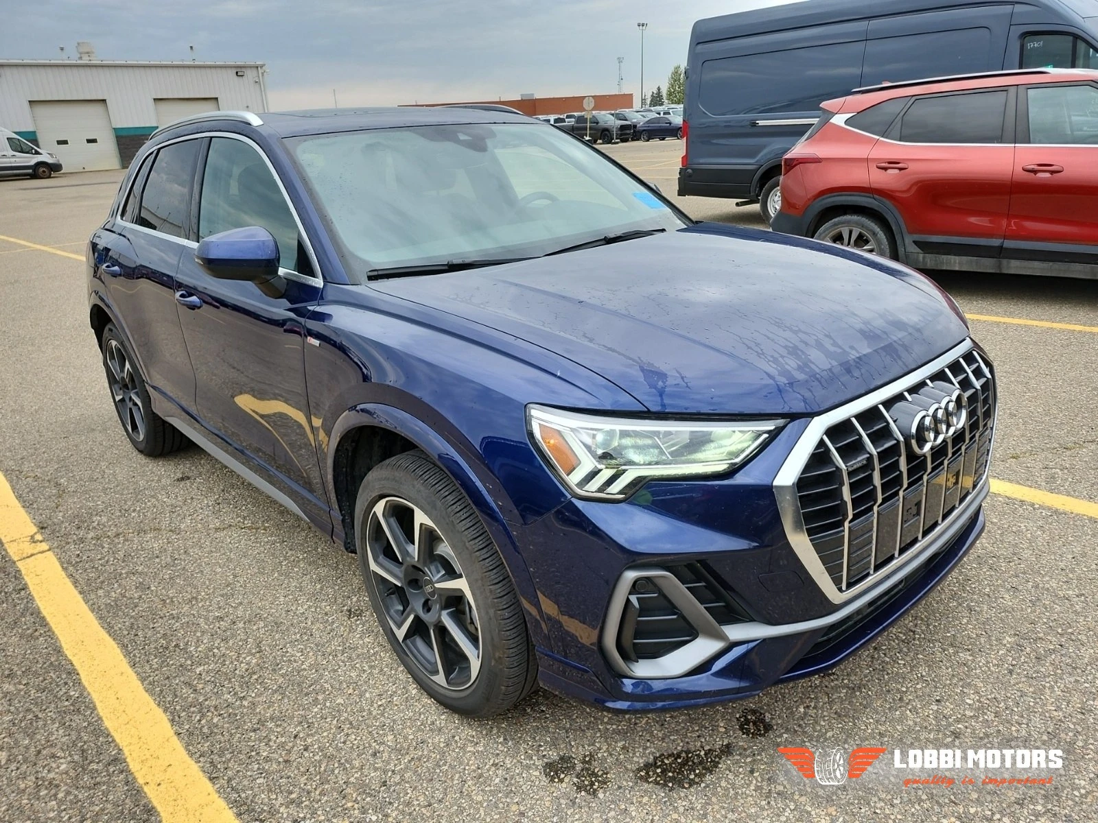 Audi Q3, снимка 2 - Автомобили и джипове - 55993010