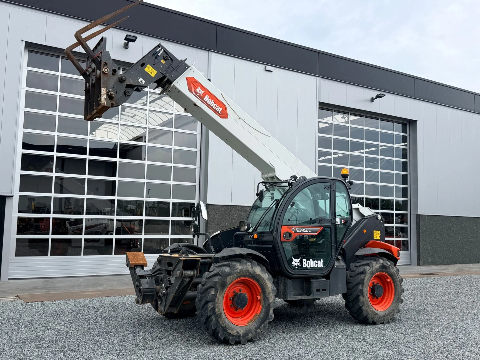 Телескопични товарачи Bobcat T 41.140 SPL САМО 1000 МОТО ЧАСА ЛИЗИНГ, снимка 2 - Индустриална техника - 54271346