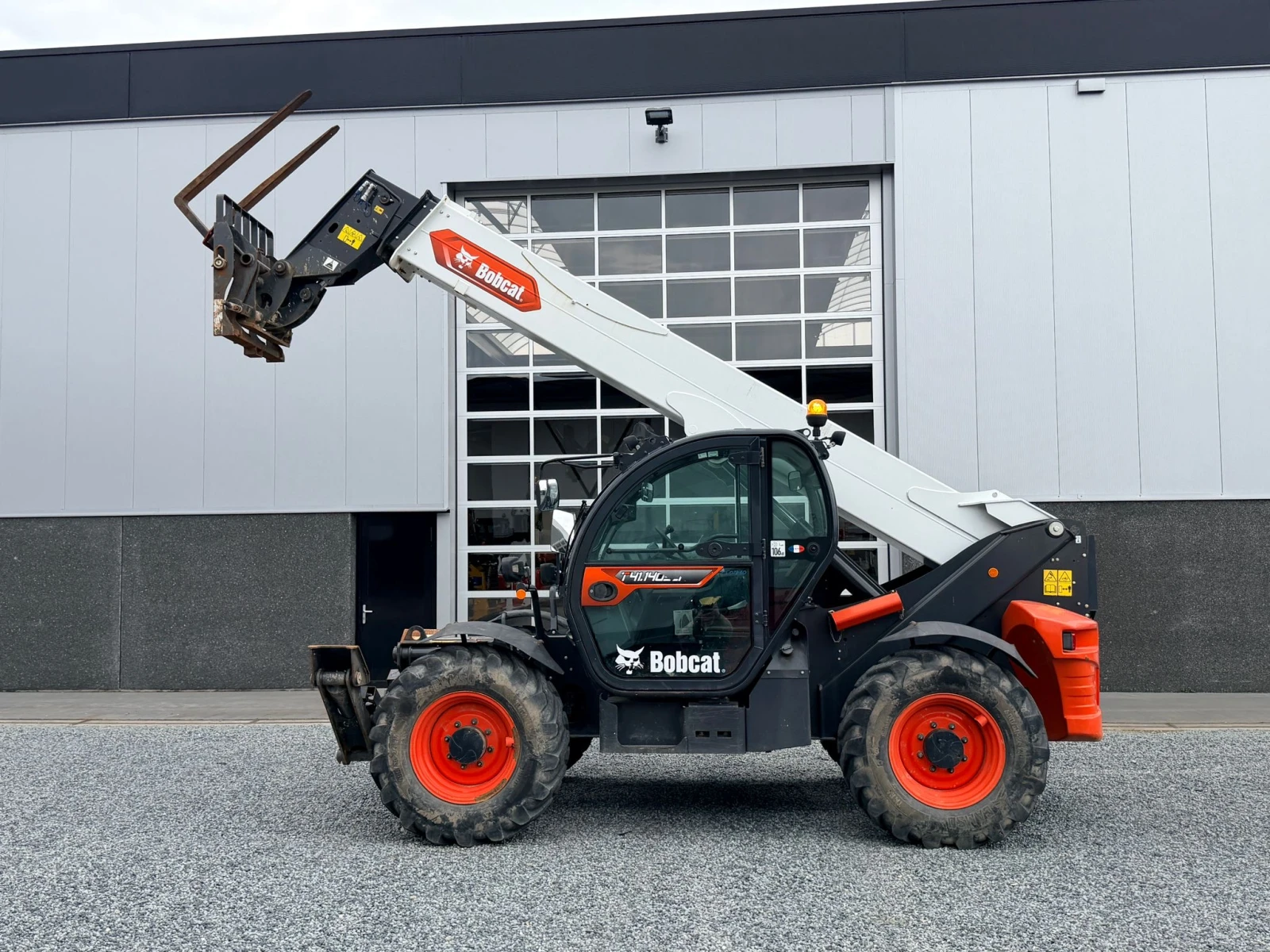Телескопични товарачи Bobcat T 41.140 SPL САМО 1000 МОТО ЧАСА ЛИЗИНГ, снимка 5 - Индустриална техника - 54271346