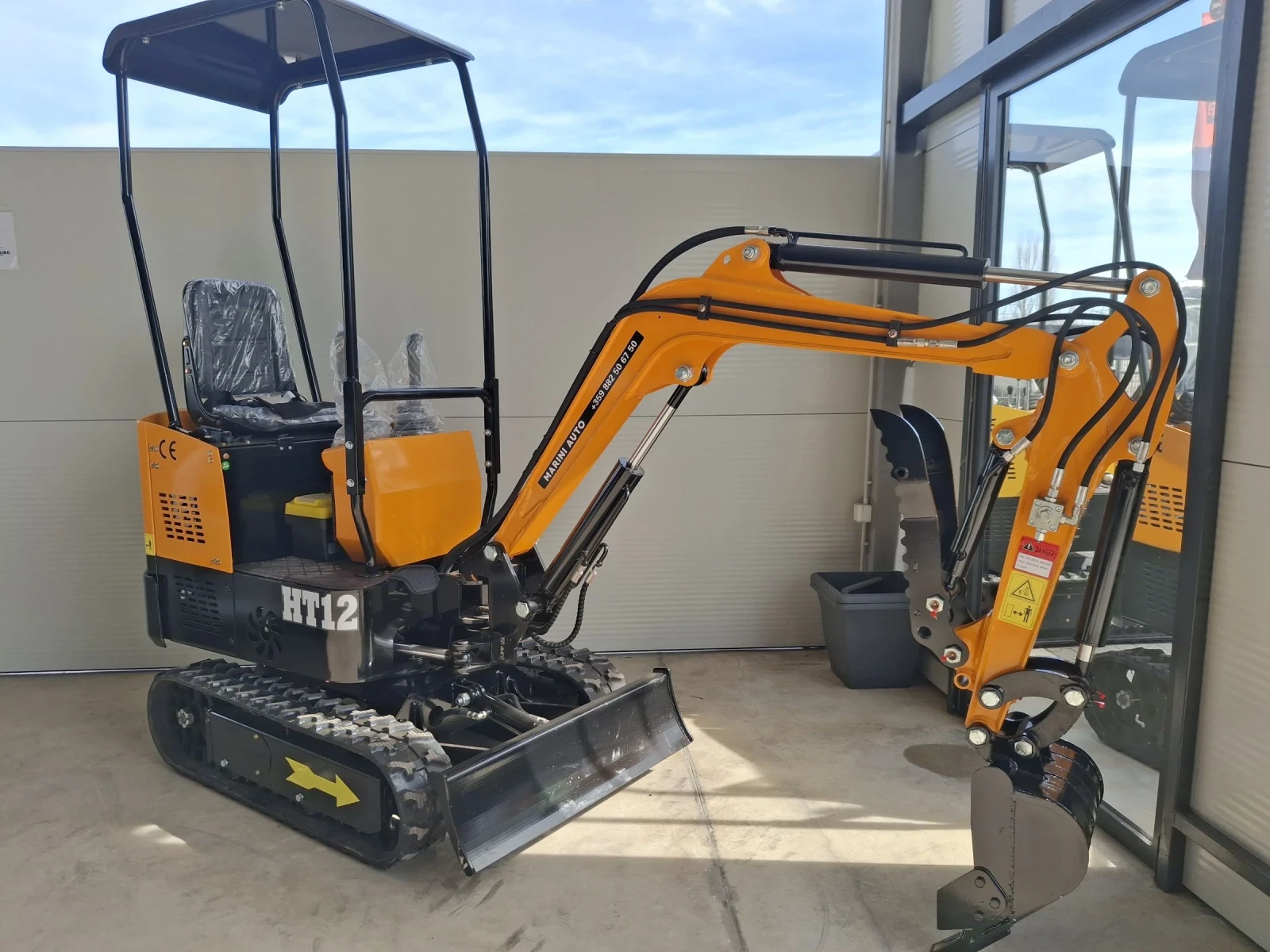 Багер ABG HT12* * Охлаждане.Масло Чупещ стрела 1.2т, снимка 2 - Индустриална техника - 54422681