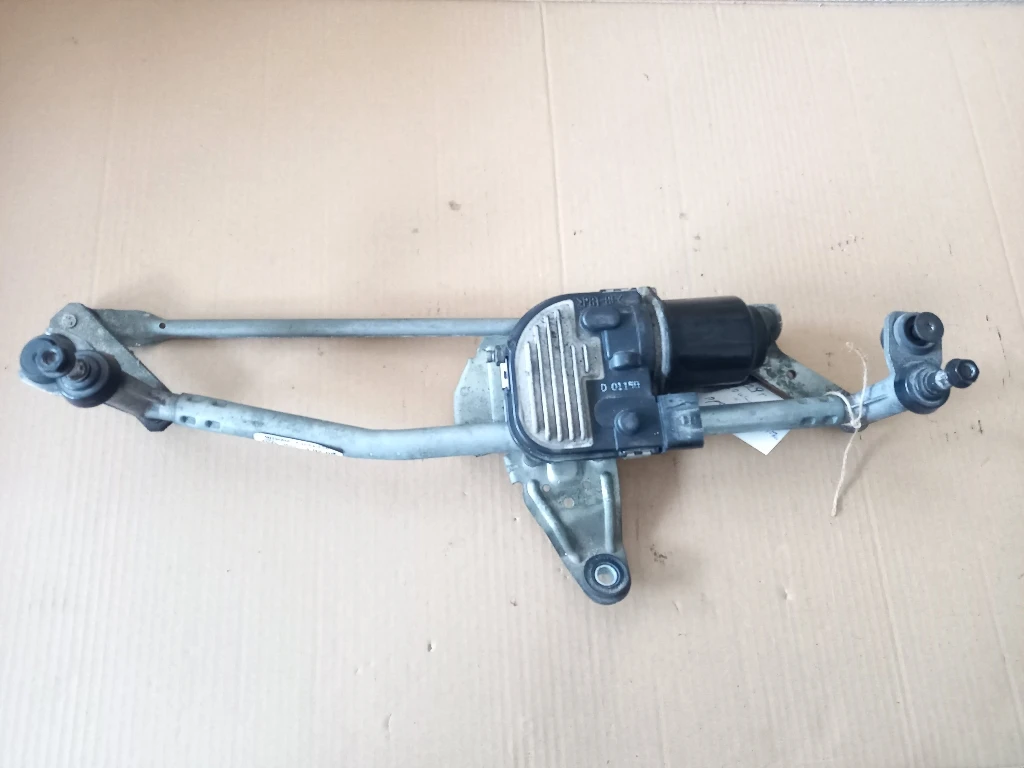 Моторче предни чистачки Фолксваген Пасат Б6