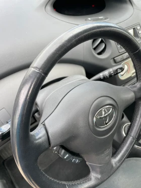 Toyota Yaris 1.3i/155.000km/Сервизна книжка - 4999 лв. - 20829665 7