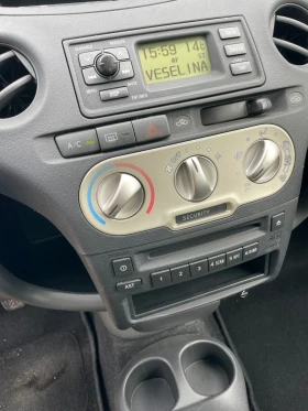 Toyota Yaris 1.3i/155.000km/Сервизна книжка - 4999 лв. - 20829665 8