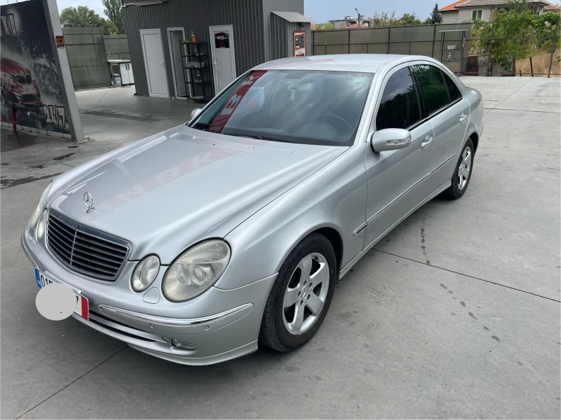 Mercedes-Benz E 270 Avantgarde , снимка 8 - Автомобили и джипове - 47083612