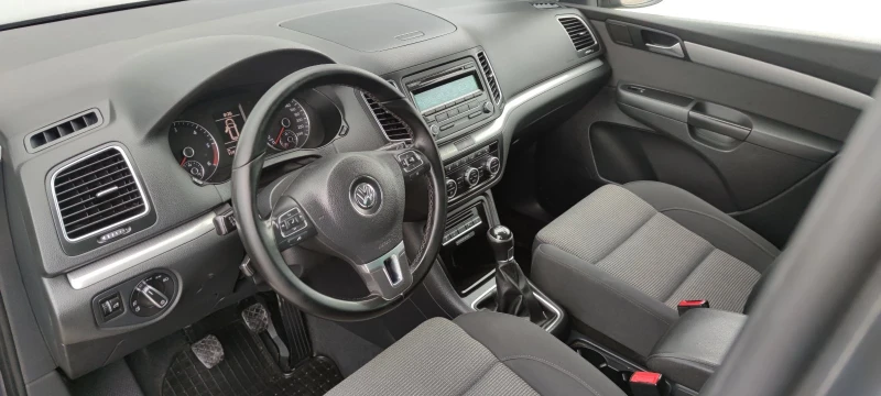 VW Sharan 2.0TDI* 140к.с* LED* , снимка 10 - Автомобили и джипове - 48885270