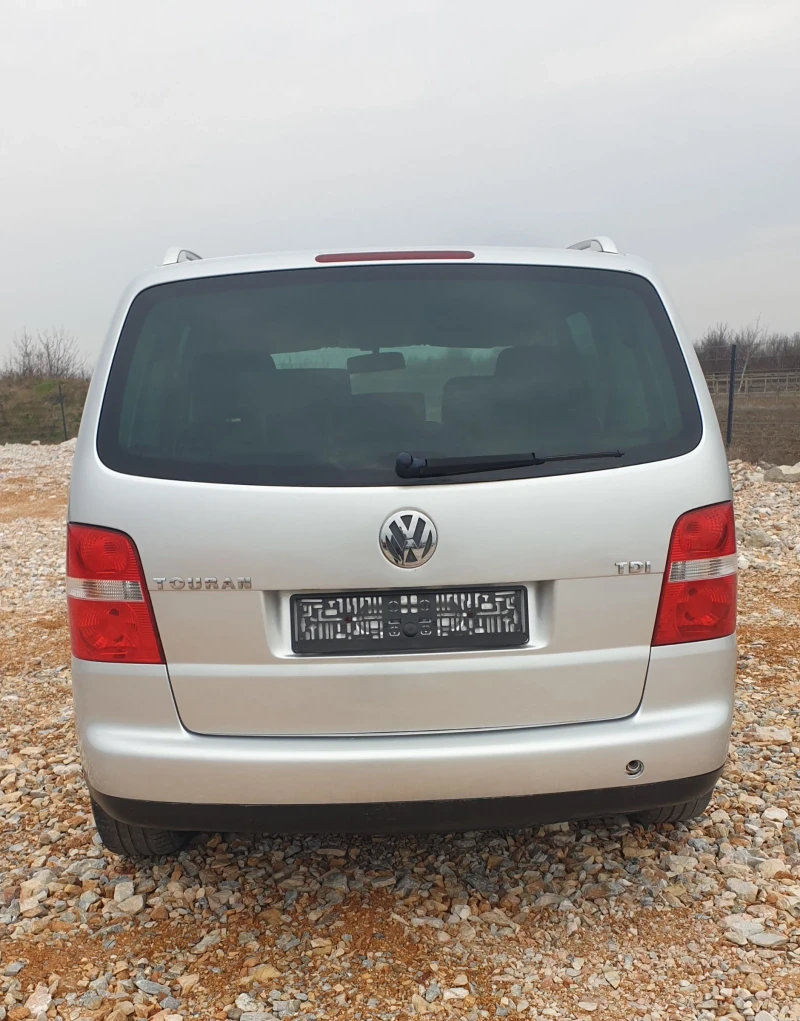 VW Touran 1.9 Highline, снимка 6 - Автомобили и джипове - 49294037