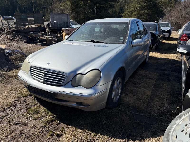 Mercedes-Benz C 220, снимка 2 - Автомобили и джипове - 49427543