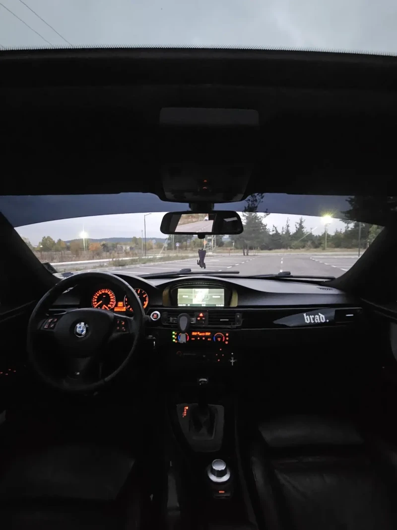 BMW 320 Оригинален M-tech пакет, снимка 8 - Автомобили и джипове - 52499074